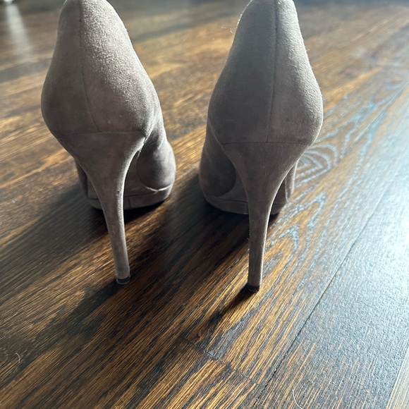 Brian Atwood heels great condition - Picture 2 of 5